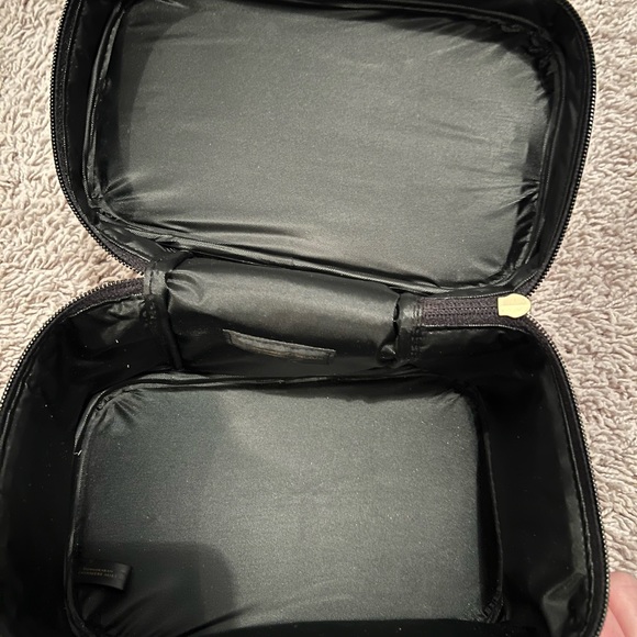 Donna Karen Black velvet material make up or toiletry bag - Picture 3 of 5